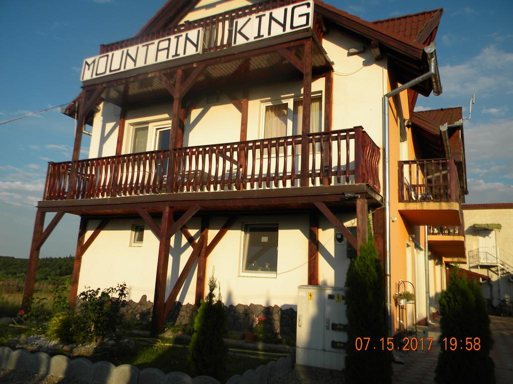 Pensiunea Mountain King ซิมบาตา เด ซุส ภายนอก รูปภาพ
